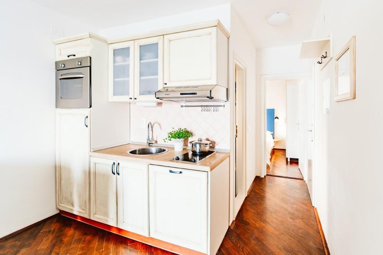 Sutivan Best Apartments Kültér fotó